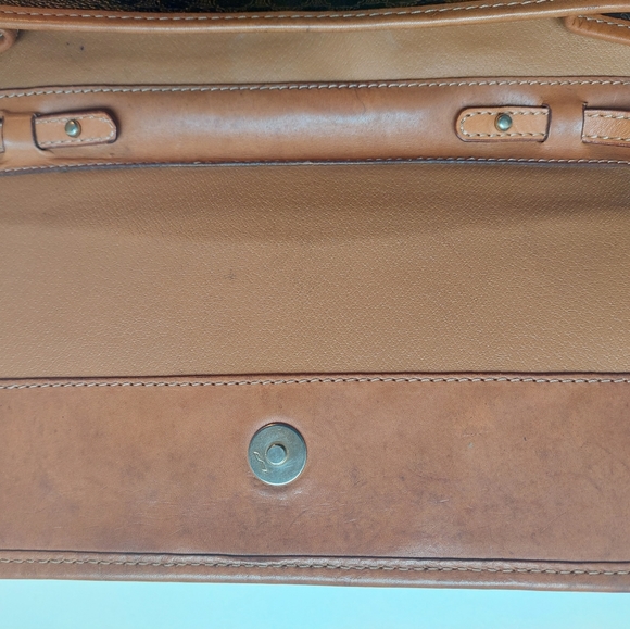 💜Vintage Celine Paris Crossbody Purse. In Excellent Used Condition. - Picture 5 of 7